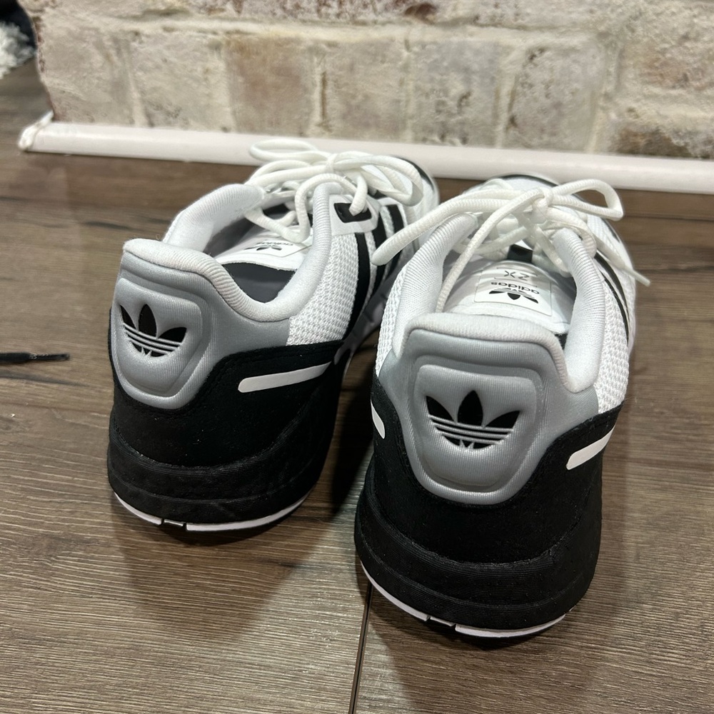 Barely worn. Men’s adidas.